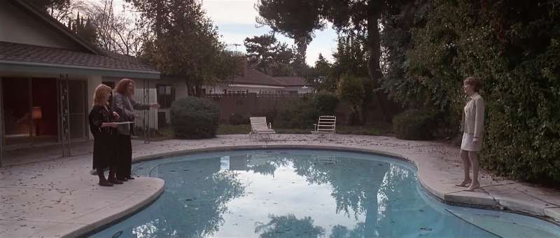 The ad said this pool was lagoon like
