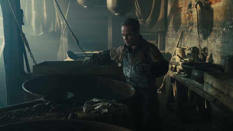 The bell men and the newspapers