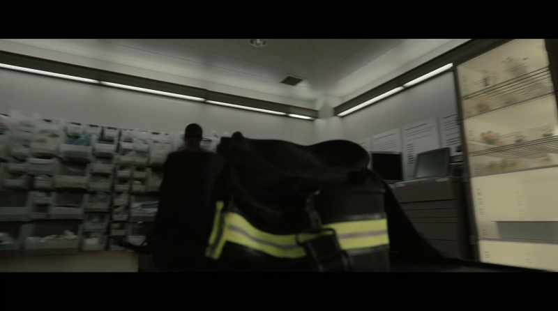 �� The bill collectors They ring my phone ♪