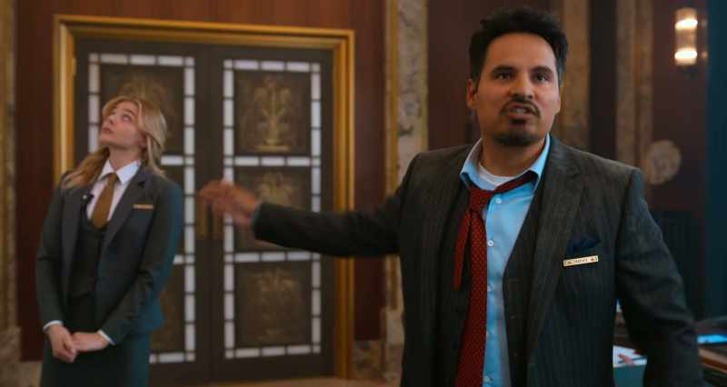 她强迫我们雇那只猫 The cat that she forced us to hire