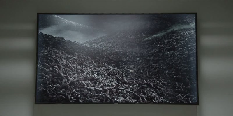The corpses on the bottom are more decomposed