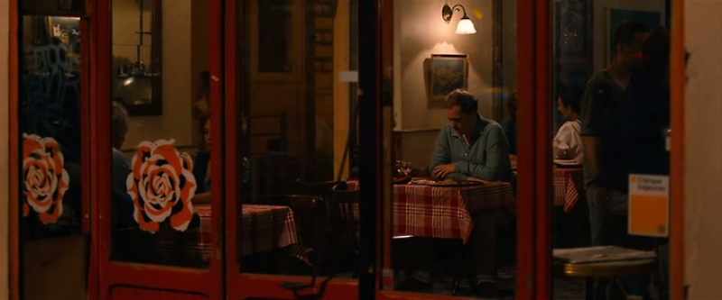 The doctor seemed to be cry/ng