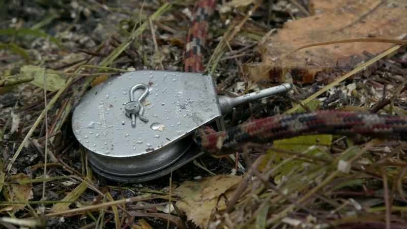 The edge of the pulley is slightly sharp