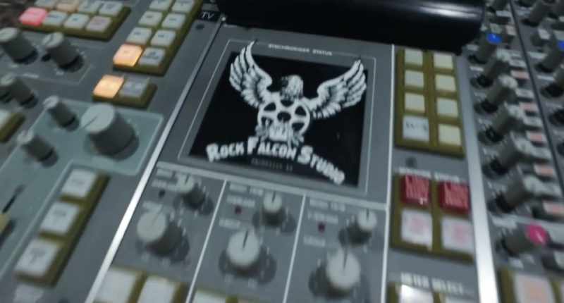 The epic, legendary Rock Falcon