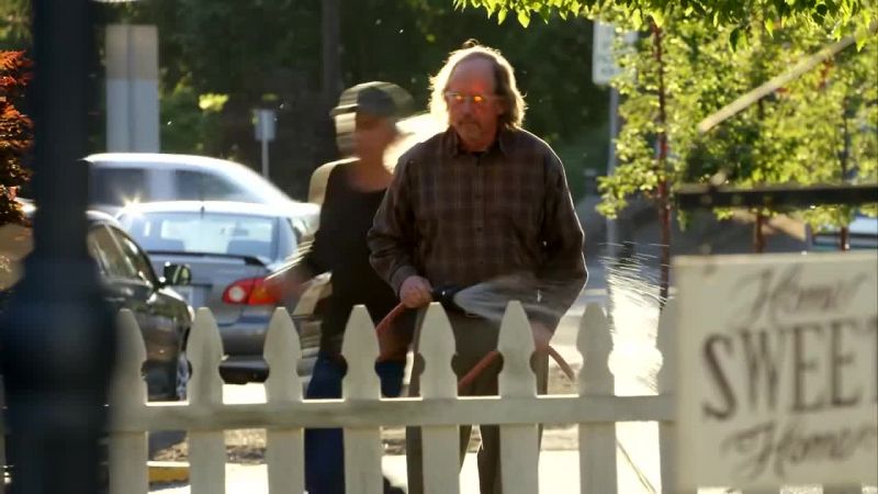 The lamp posts. It screwed with Victor