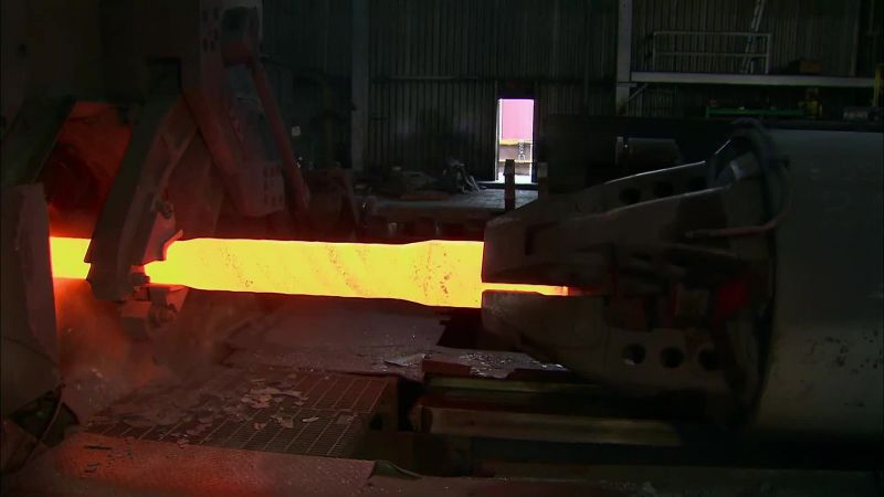 THE MANIPULATOR AND THE FORGING MACHINE WORK AS A TEAM