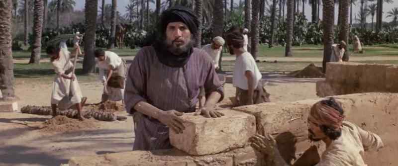 The Messenger of Allah carries bricks?