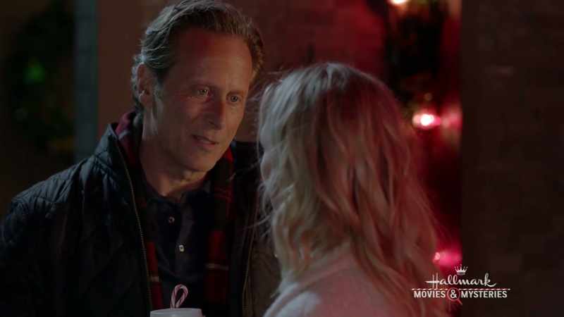 The mistletoe's a nice touch. - I did it for the restaurant