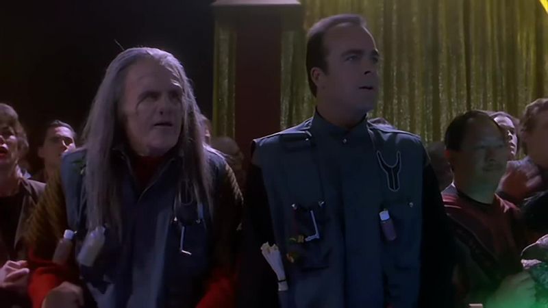 The mule! The mule!