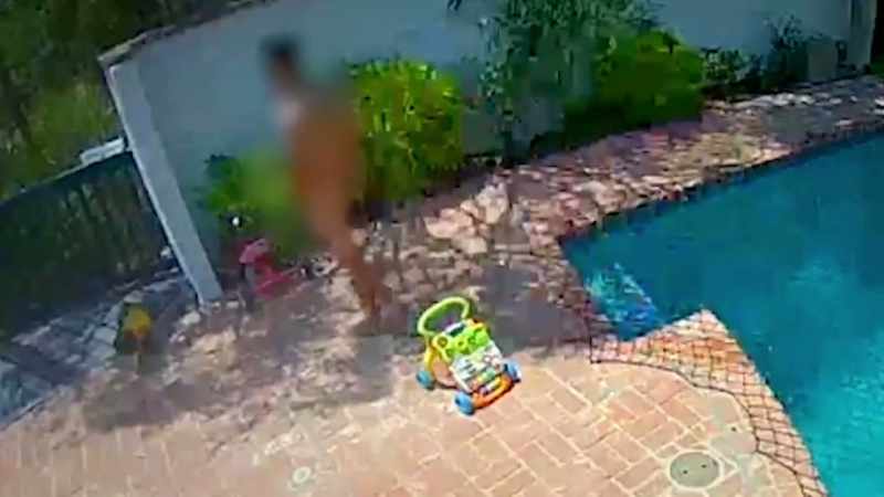 The only problem ‐‐ this naked man doesn't live at this house