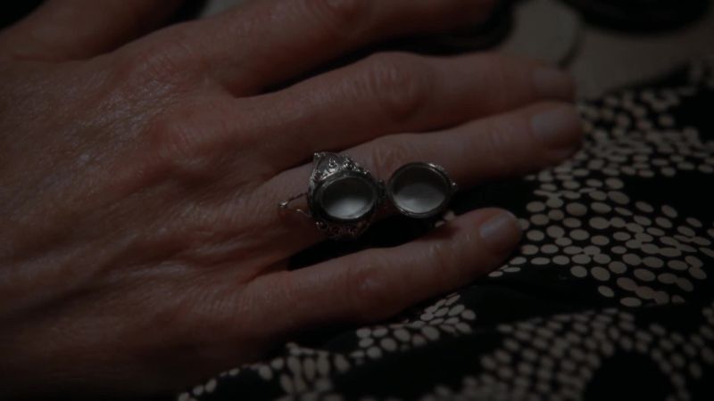 THE RING ON HER RIGHT HAND