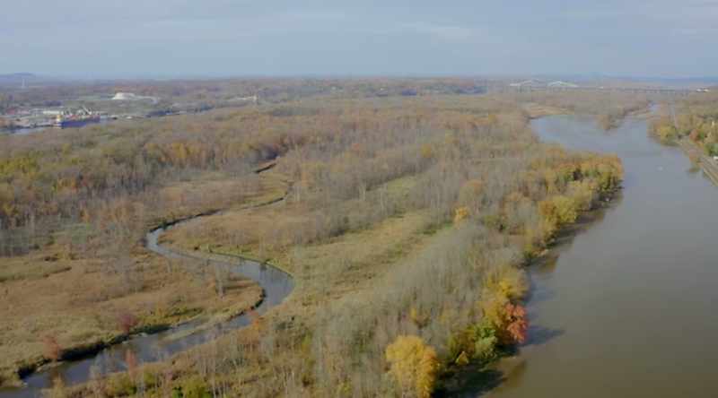 The river was too shallow to accommodate large cargo ships