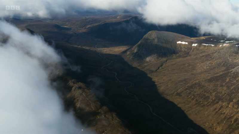 The rivers, having left the mountains, widen and slacken