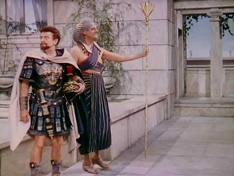 The Roman commander will await Caesar here