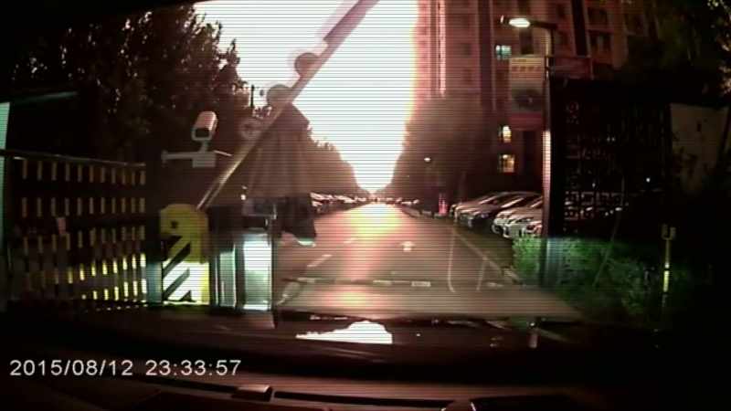 the-sky-lighting-up