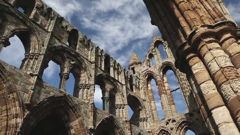 The stone structure too heavy for slender columns