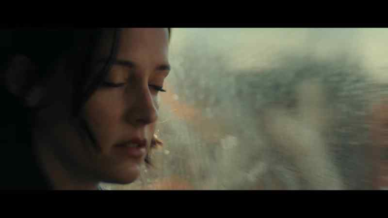 �� The sun is humming, my head turns to dust ♪