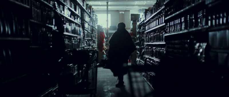 �� The supervisor guy turns off the factory lights ♪