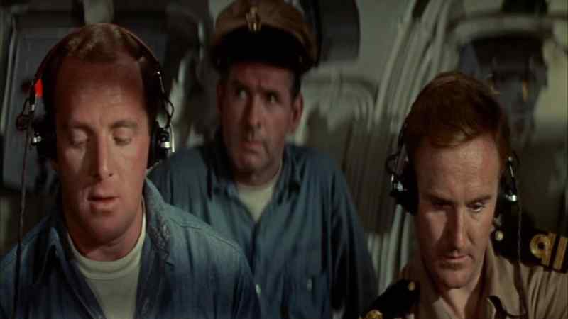 The tin can is closing fast, 700 yards, sir
