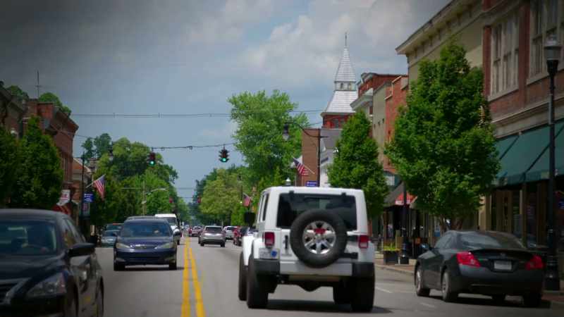 THE TOWN OF BARDSTOWN IS SURROUNDED