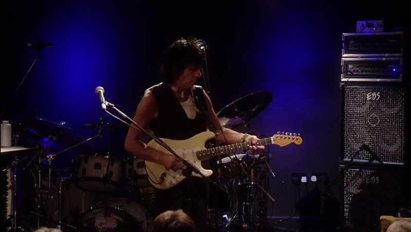 The way he has his Strat set up