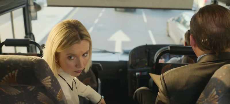 �� The wheels on the bus Go round and round ♪