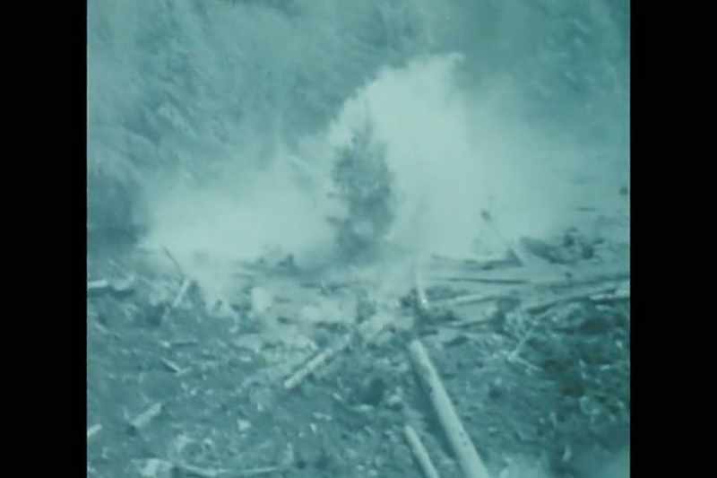 There were chasms of volcanic effluent
