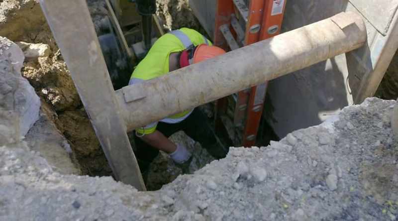 There it goes. Nice, nice. Down the hole