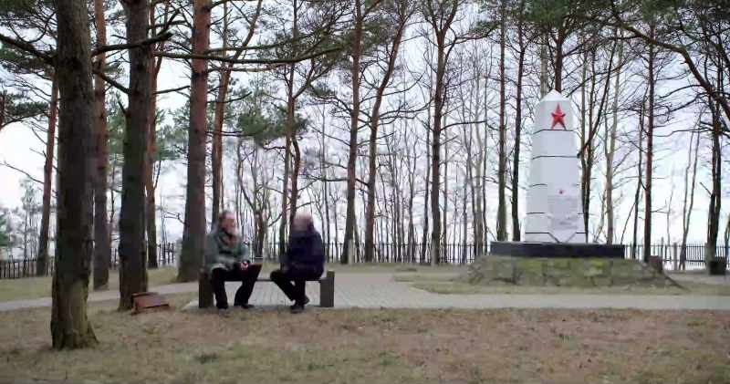 There were roughly 3,000 einsatzgruppen men