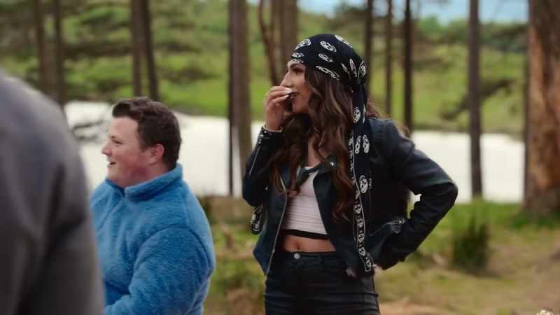There is some hot, spicy pirate right behind Liam