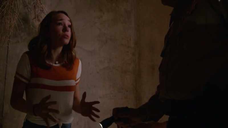 There's a ghost or something. -A ghost?