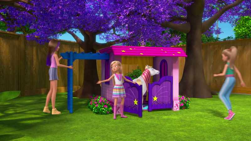 There's a mini stable, a ladder. It's perfect!