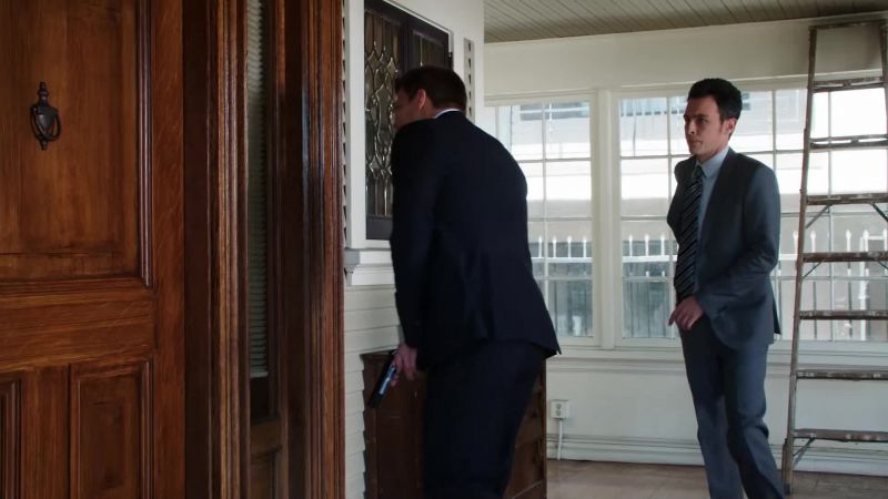 There's blood on the wall, Booth