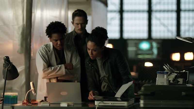 There's brain activity, highly synchronized