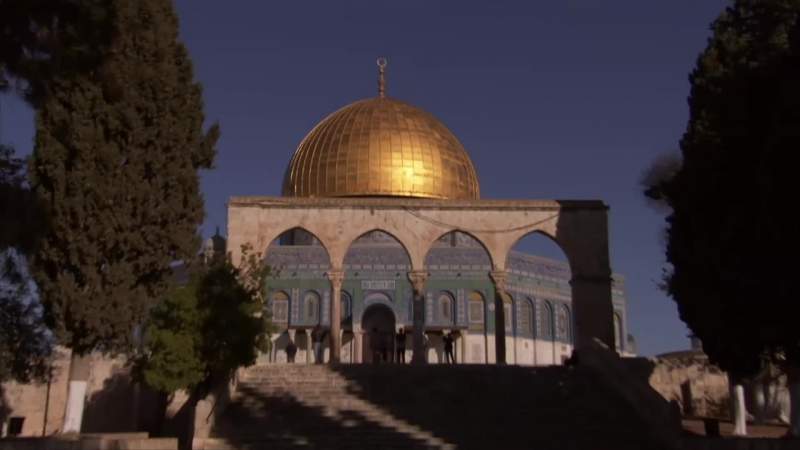 There's more than one mosque in the world