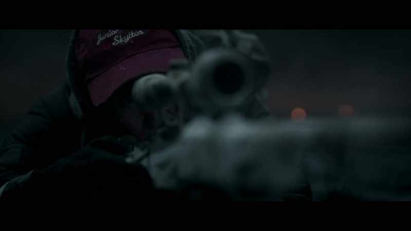 There's one target as far as I can see. - Good. Distance
