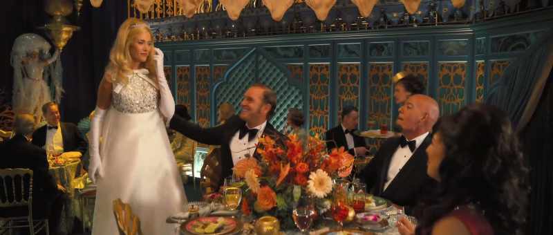 There's my queen. - [chuckles]