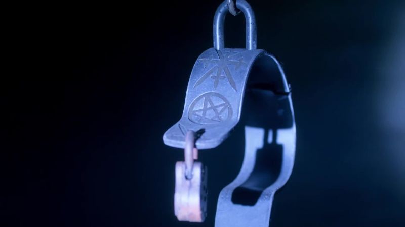 These chains, there's spellwork etched into them
