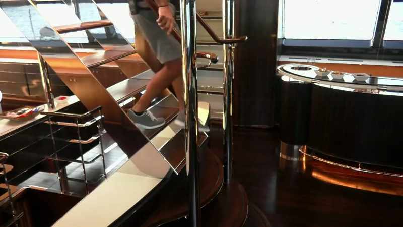 These sliding doors are slamming