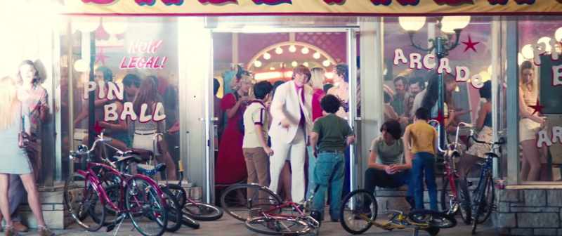 They are on the side! - Bikes to the side