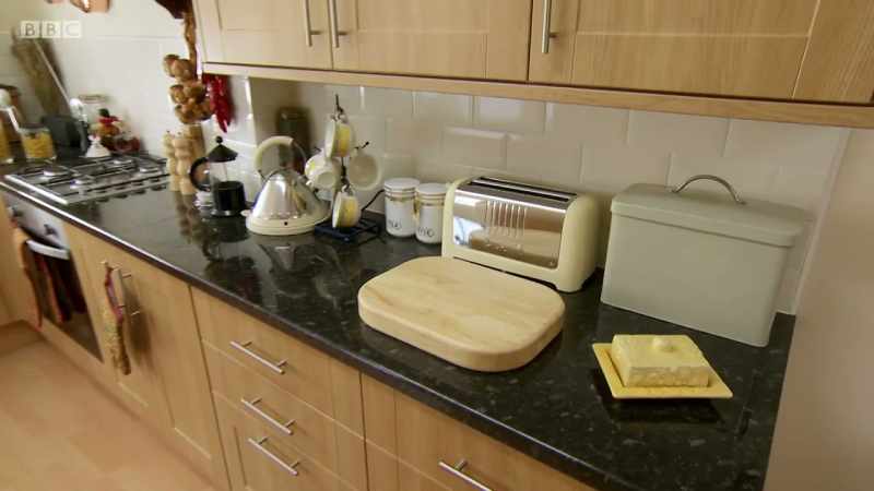 They can all sit and watch Rochelle cooking