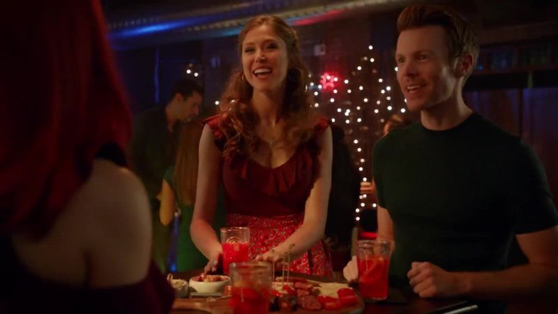 They have dancing here? -Yeah, it's a hidden gem