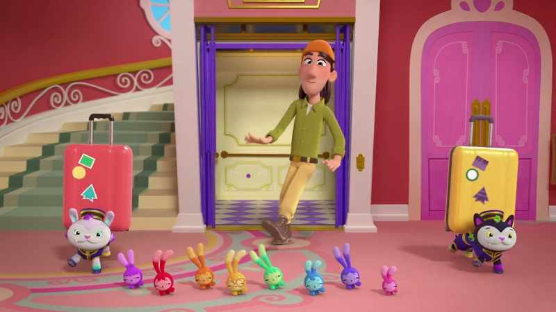 �� They'll carry luggage up and down ♪