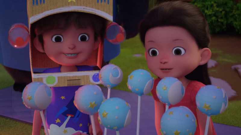 They're cake pops, but I'm calling them moon pops instead