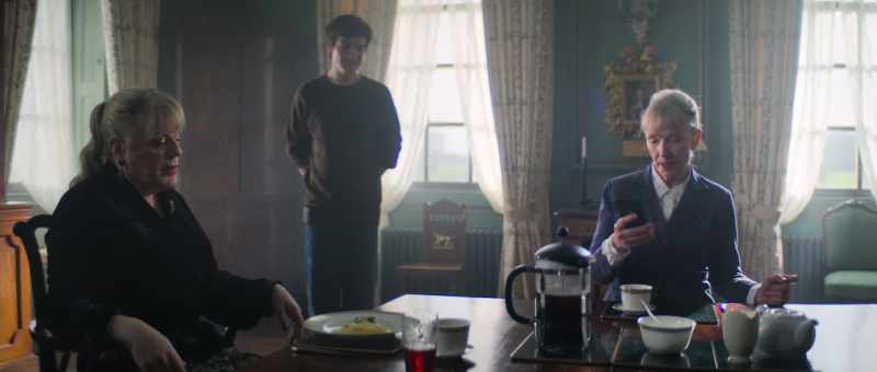 They're lugubrious. - Eggs can't be lugubrious, Nina