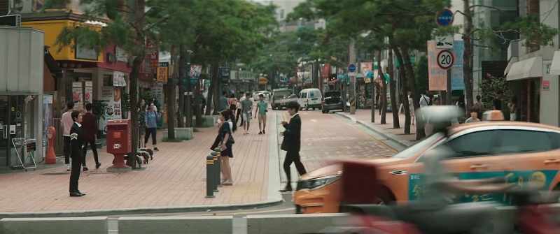 �� This is a complicated world ♪