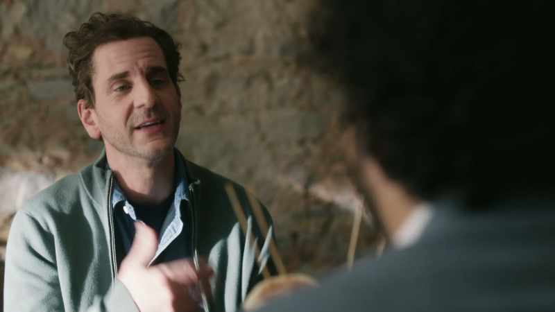 This is a face you make to me. I'm sitting here