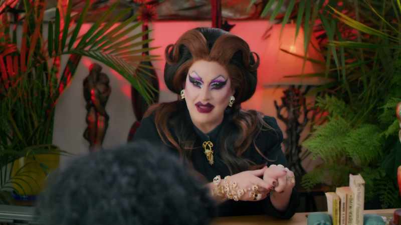 This is a therapy actress. Her name is Danielle