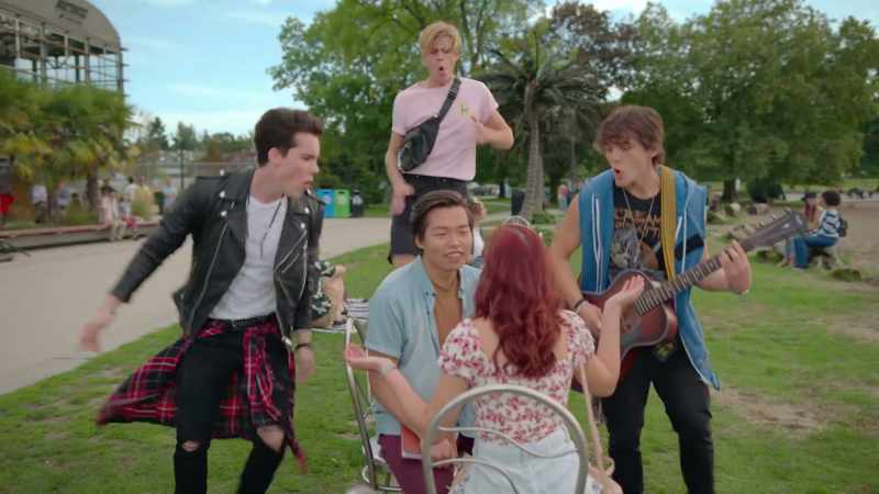 �� This band is back... ♪