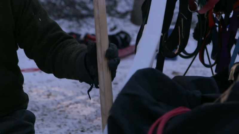 This front stanchion ties the whole sled together